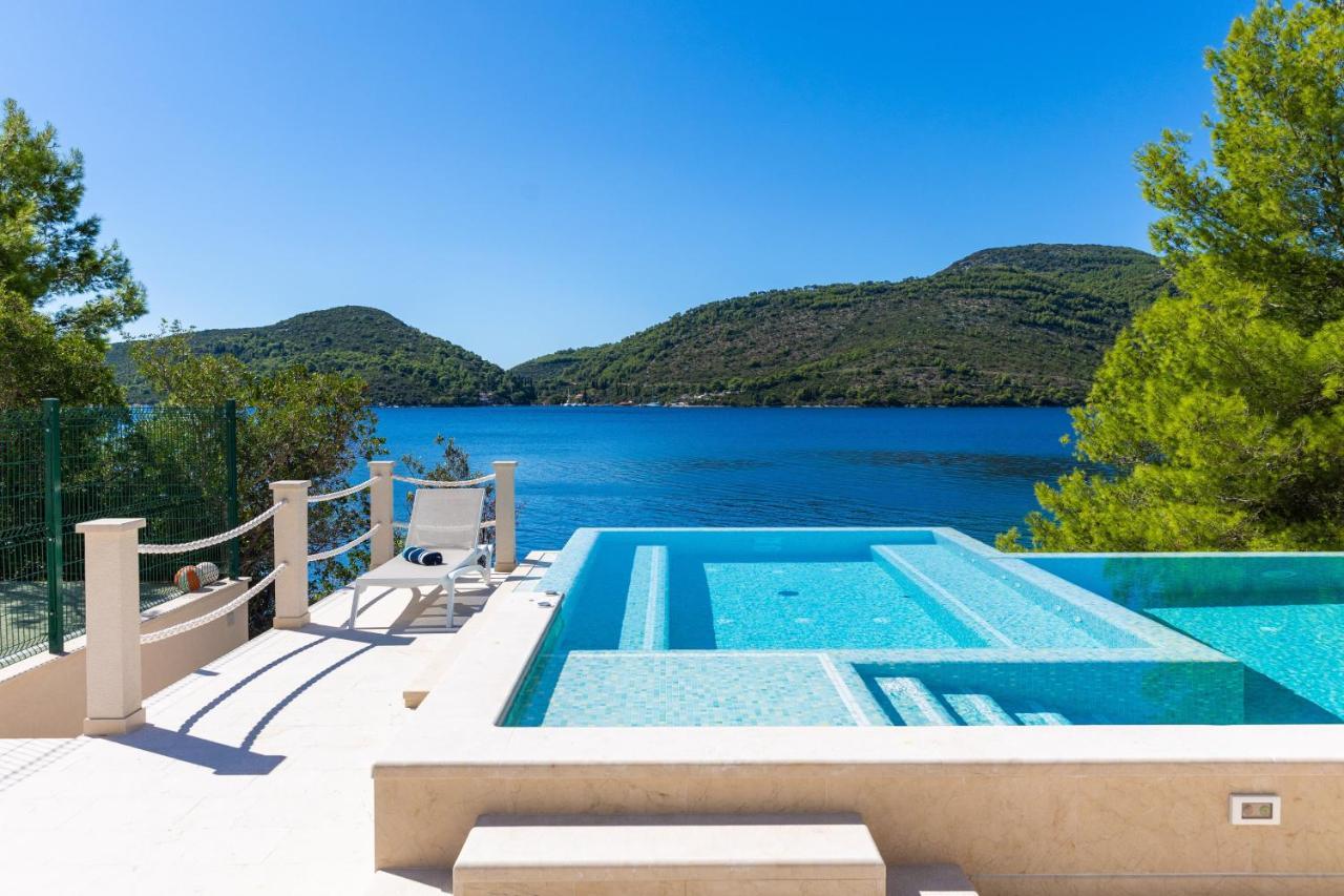 Beachfront Villa Brulupes In Secluded Bay Konstari Екстериор снимка