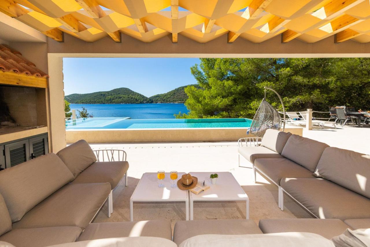 Beachfront Villa Brulupes In Secluded Bay Konstari Екстериор снимка