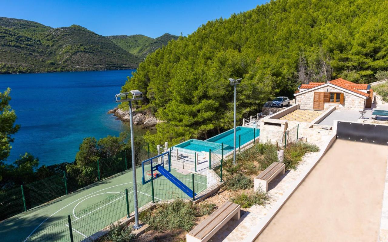 Beachfront Villa Brulupes In Secluded Bay Konstari Екстериор снимка