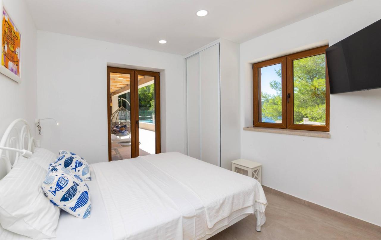 Beachfront Villa Brulupes In Secluded Bay Konstari Екстериор снимка