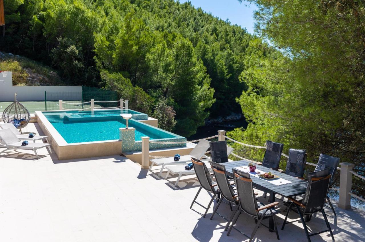 Beachfront Villa Brulupes In Secluded Bay Konstari Екстериор снимка